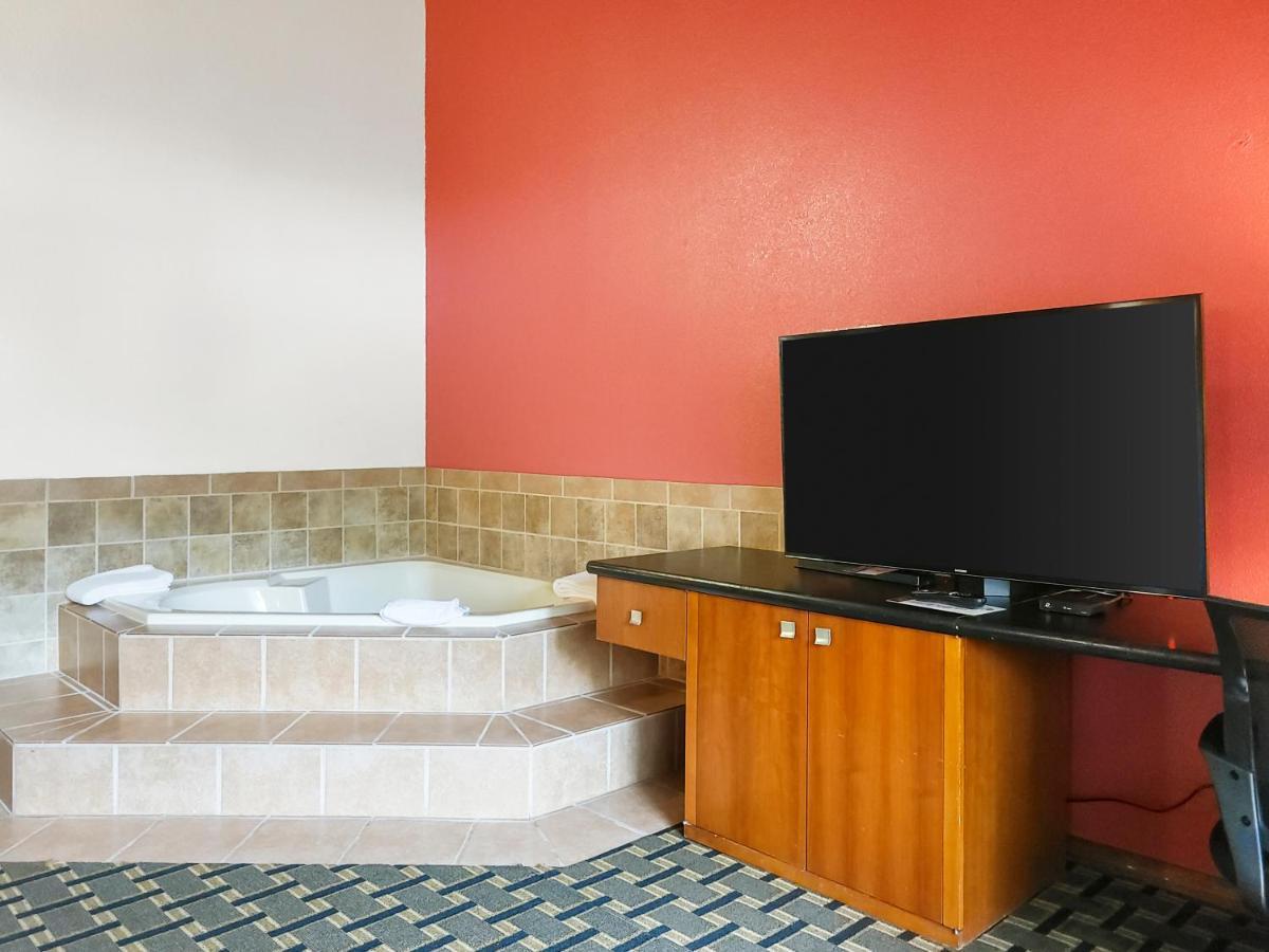 Americas Best Value Inn Hinckley Bagian luar foto